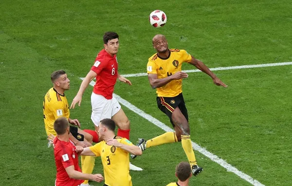 Harry Maguire sẽ tỏa sáng hay trở thành Lindelof ở MU? - Bóng Đá