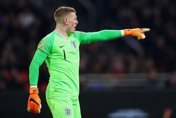 Pickford chỉ trích sai lầm của Alisson - Bóng Đá