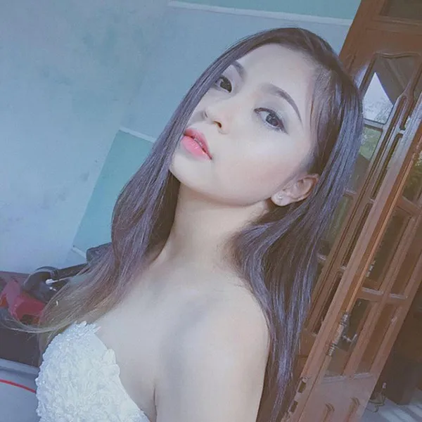 Nhan sắc xinh đẹp của bạn gái tiền vệ Quang Hải - Bóng Đá