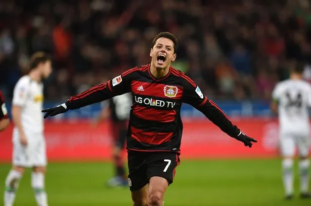 Javier-Hernandez-celebrates-after-scoring
