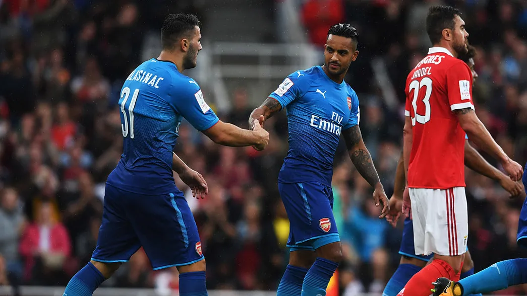 Arsenal thắng Benfica: Niềm hy vọng Walcott, Kolasinac - Bóng Đá