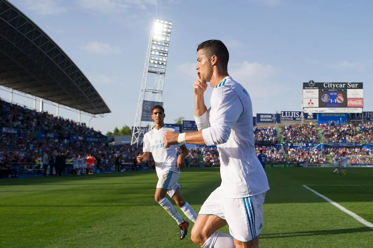 Cristiano Ronaldo: Ngày rời Real đã rất gần! - Bóng Đá