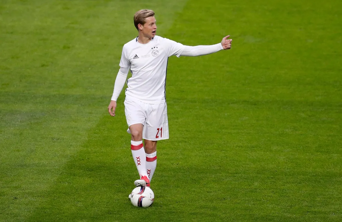 Góc tuyển trạch: Frenkie De Jong - người tái sinh vị trí Libero  - Bóng Đá