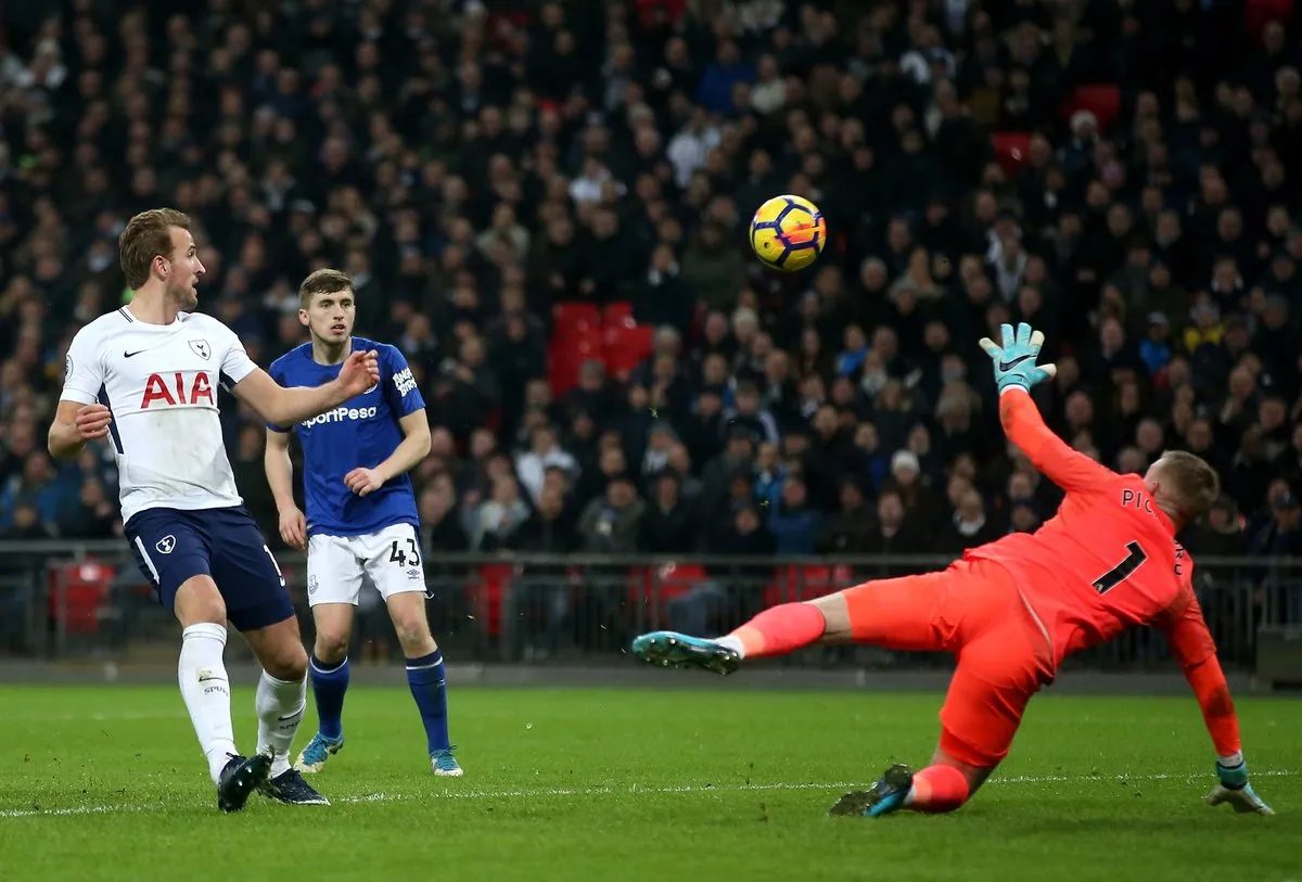 Hủy diệt Everton, Tottenham thổi lửa cho top 4 - Bóng Đá