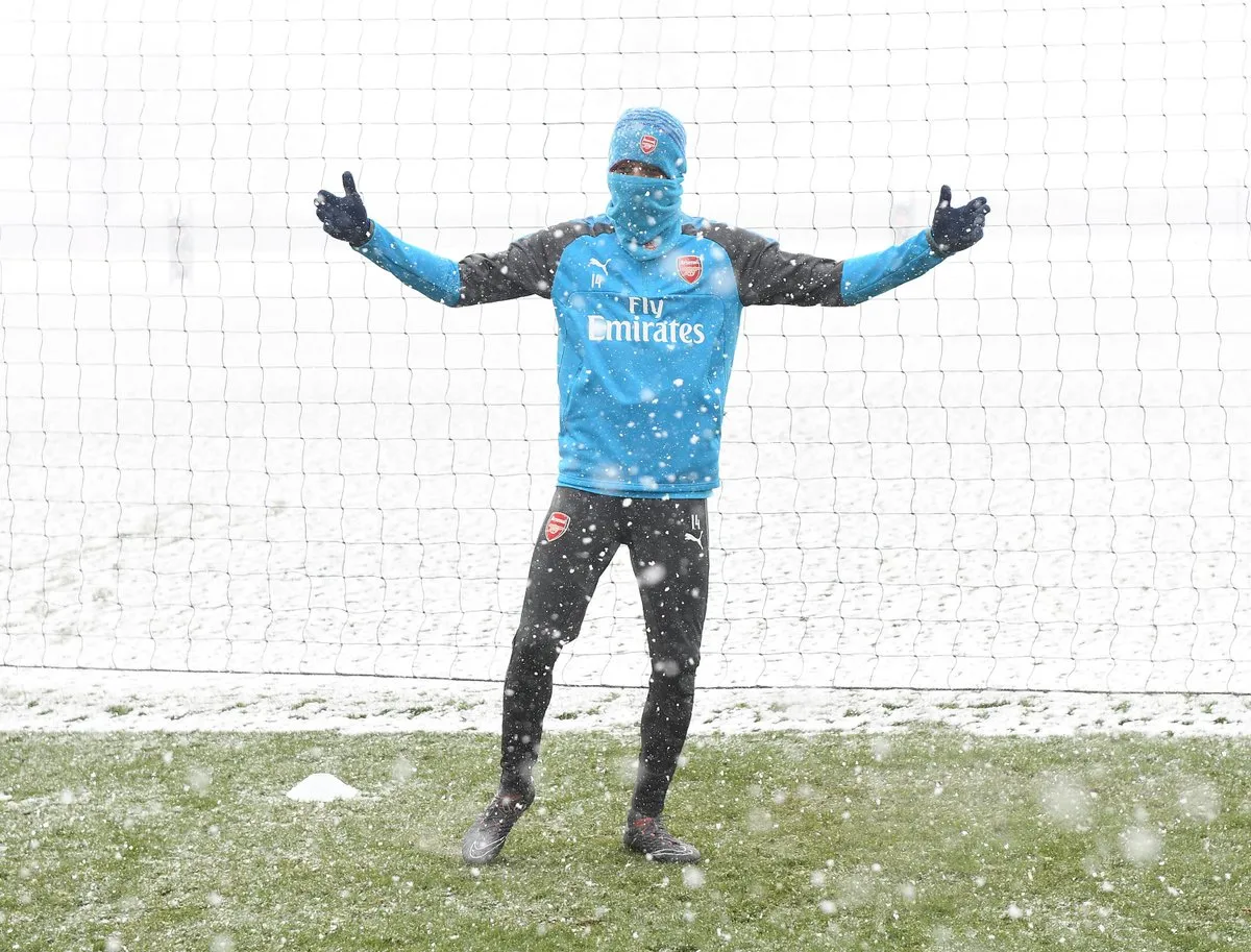 Tuyết rơi trắng xóa, Arsenal vùi đầu tập luyện - Bóng Đá