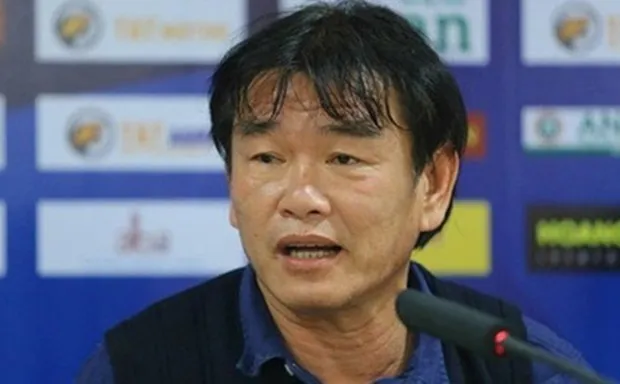 HLV Phan Thanh Hùng khẳng định mục tiêu của Than Quảng Ninh trong mùa giải là Top 3. Ảnh: Internet.