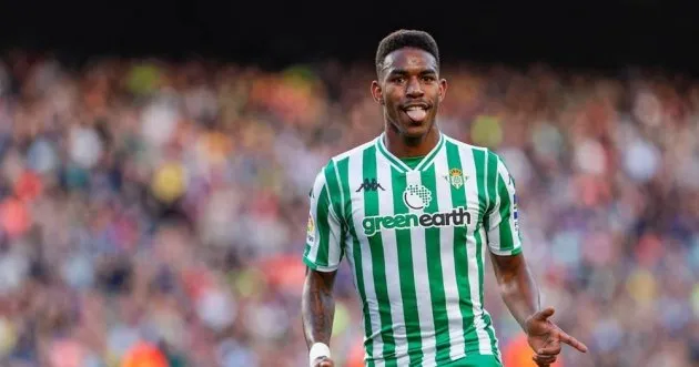 Barca đã mua được Junior Firpo - Bóng Đá