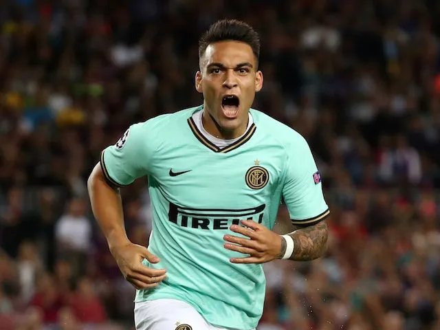 Barcelona are said to be looking at signing West Ham forward Sebastien Haller as a back-up Lautaro Martinez - Bóng Đá