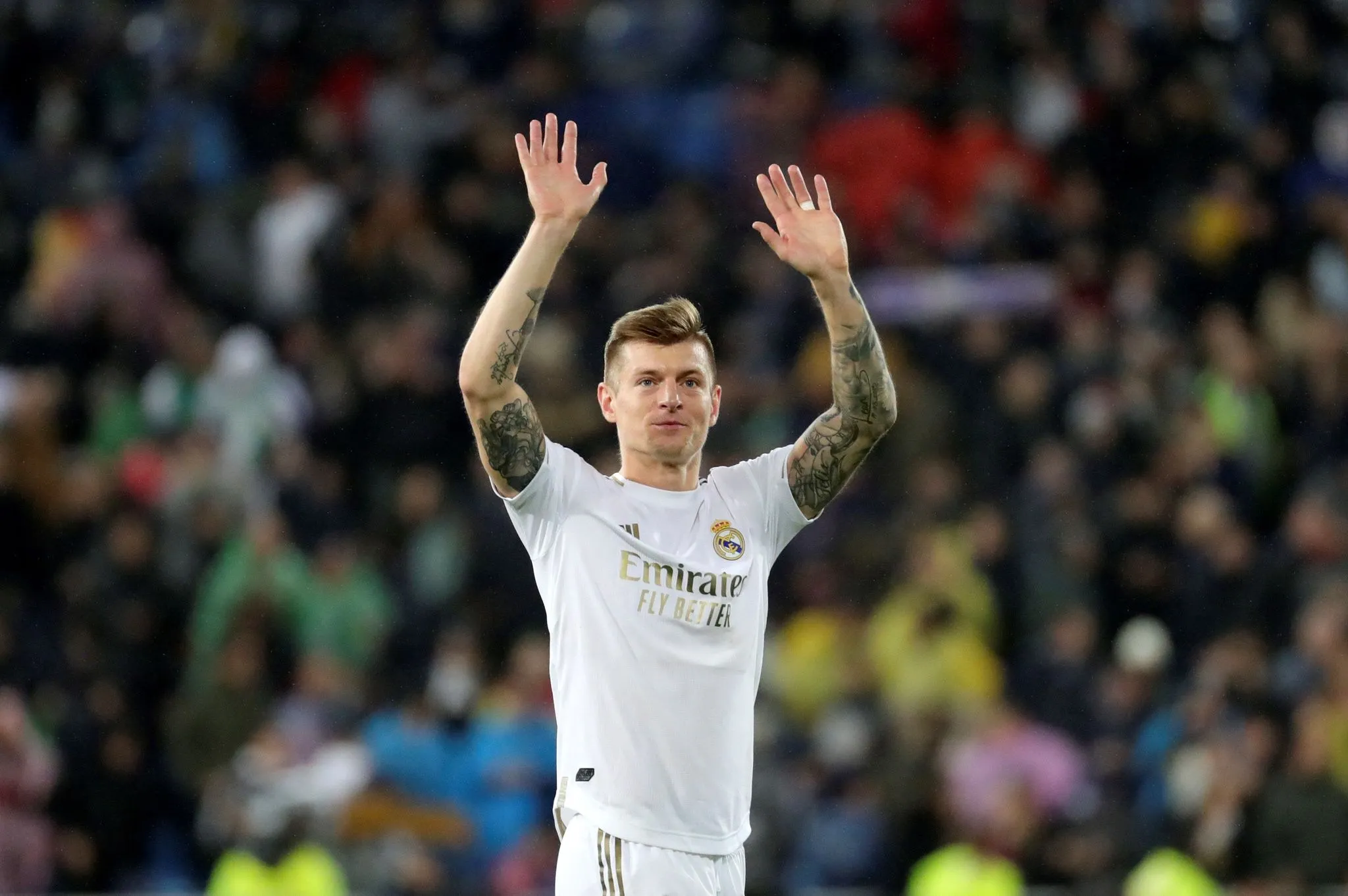 Kroos: If Real Madrid's players can help employees, pay cuts make sense - Bóng Đá