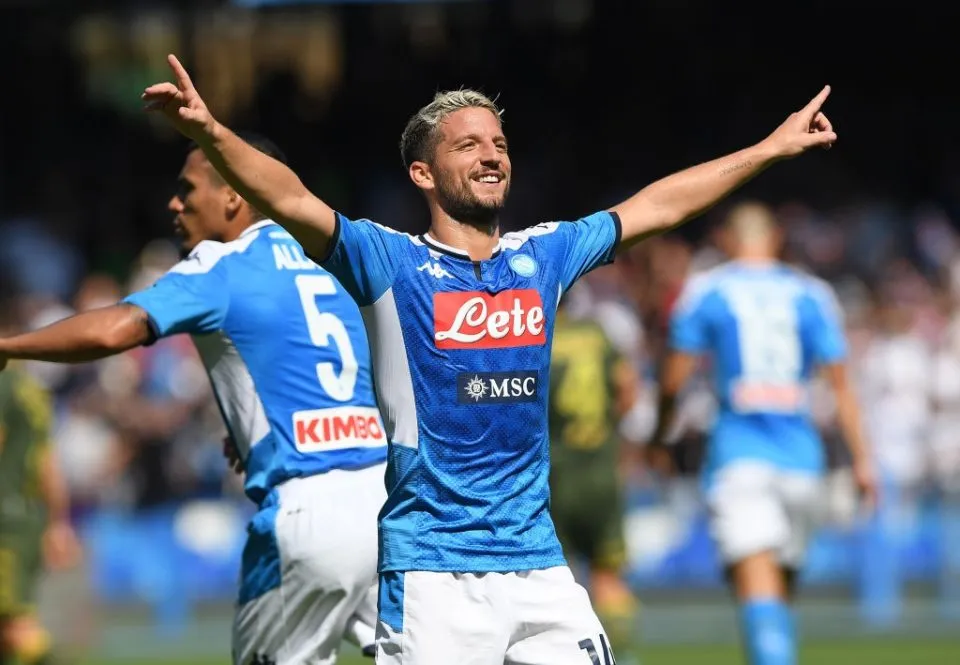 Manchester United 'weighing up Dries Mertens move' - Bóng Đá