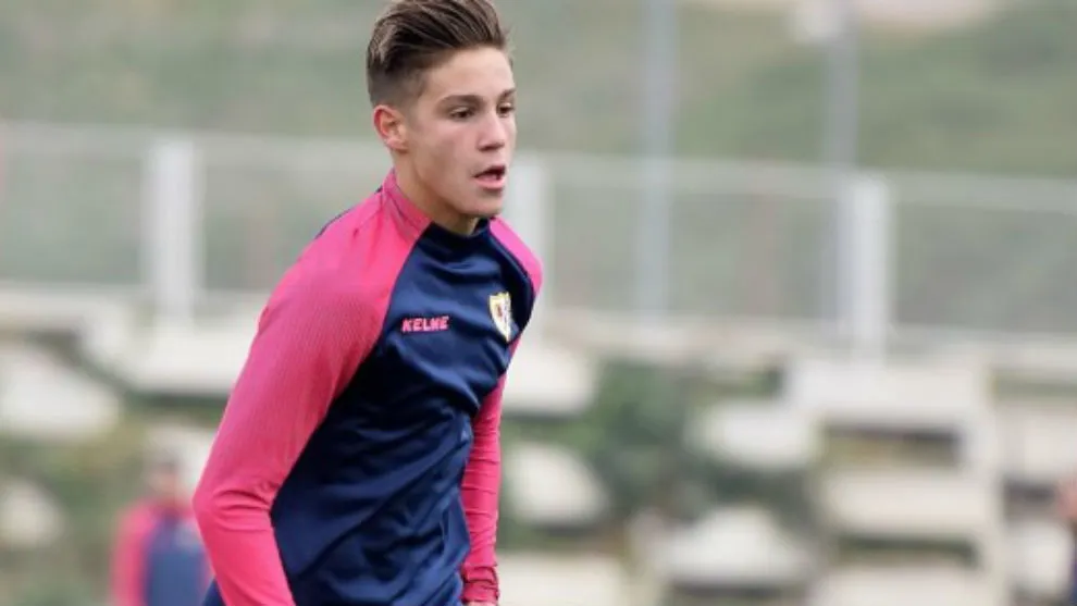 Barcelona look to sign Rayo Vallecano prodigy Fabian Luzzi - Bóng Đá