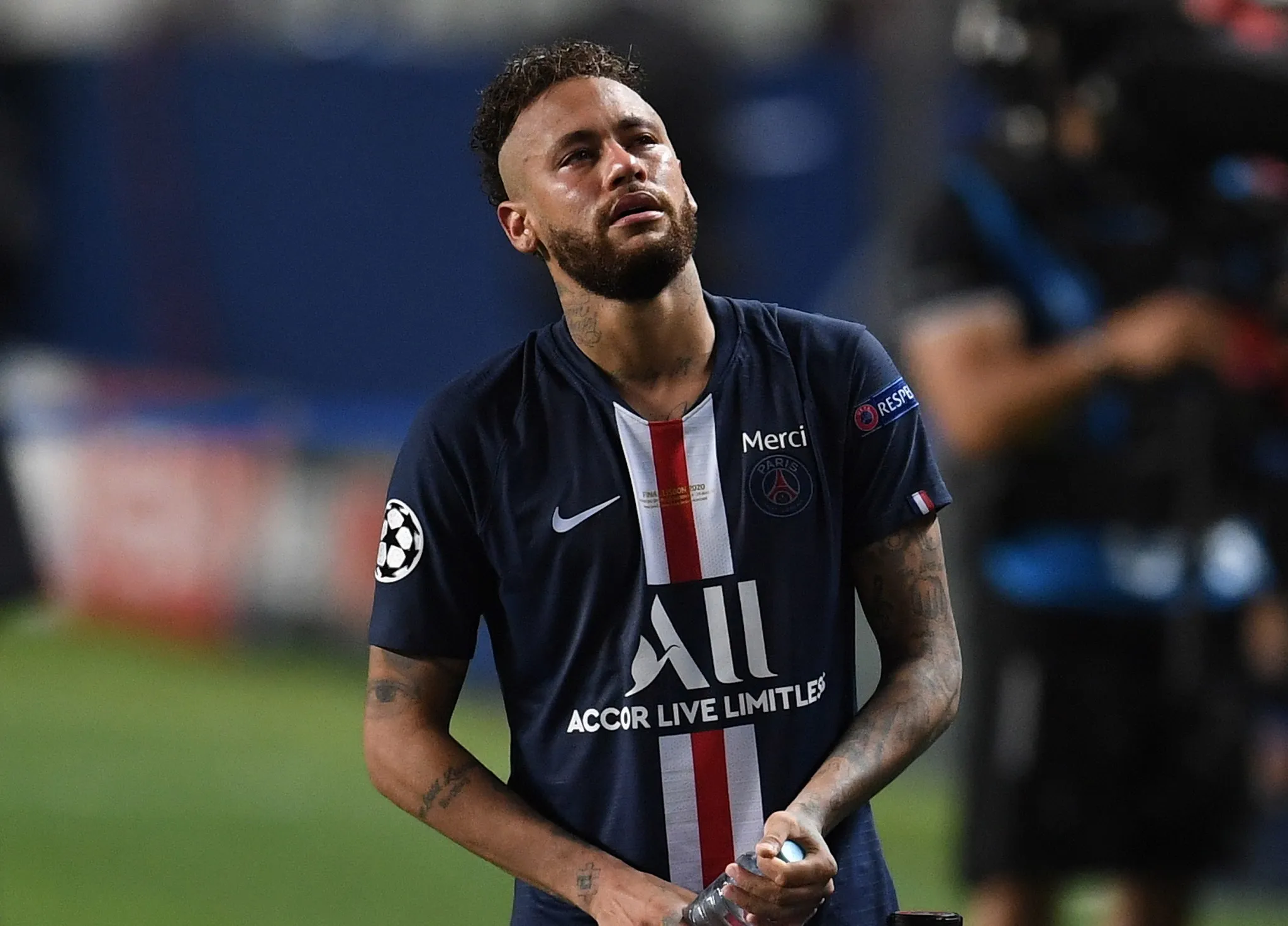 In pictures: Neymar's disappointment - Bóng Đá