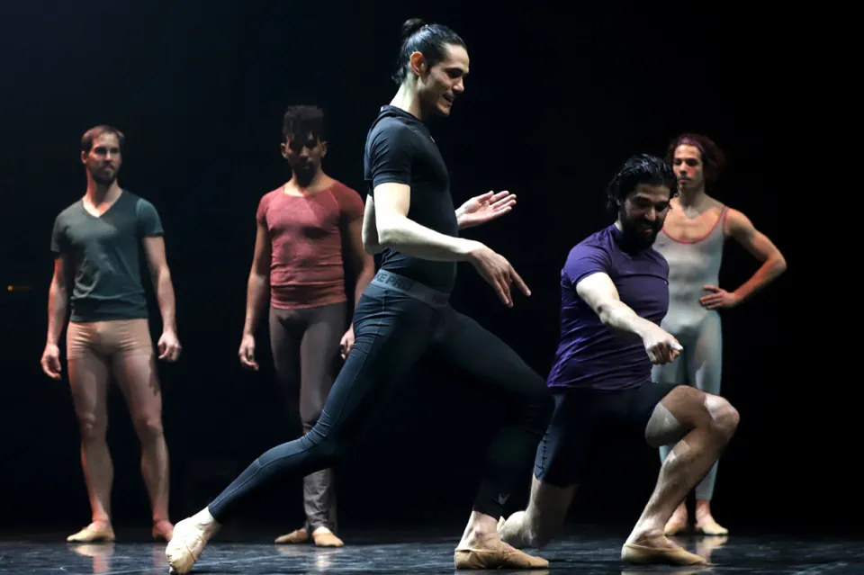 Cavani bén duyên với bộ môn ballet - Bóng Đá