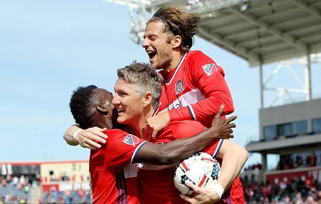 Chỉ mất 17 phút, Schweinsteiger có ngay bàn ra mắt Chicago Fire - Bóng Đá