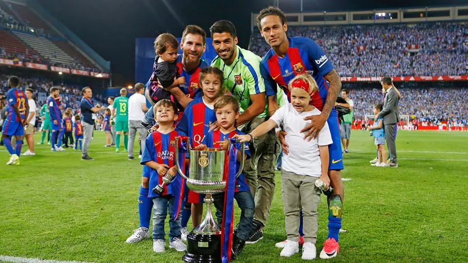Chùm ảnh: Barcelona ăn mừng chức vô địch - Bóng Đá