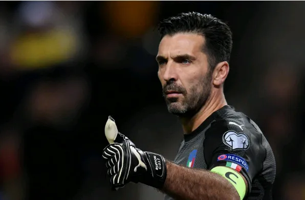 Buffon chưa muốn dứt tình với Italia - Bóng Đá