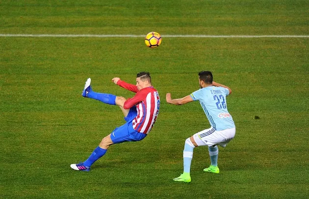 Chùm ảnh: Torres lập siêu phẩm, Atletico nhọc nhằn vượt ải Celta Vigo - Bóng Đá