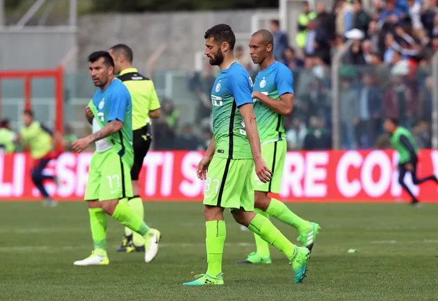 Thắng Inter, Crotone ăn mừng như thể vô địch - Bóng Đá