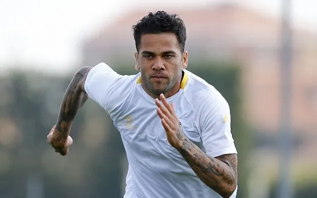 Dani Alves dốc sức, quyết loại đội bóng cũ - Bóng Đá