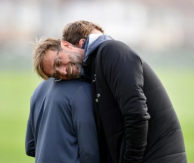 Bật bãi ở Cúp Liên đoàn, Klopp vẫn rạng rỡ trên sân tập  - Bóng Đá