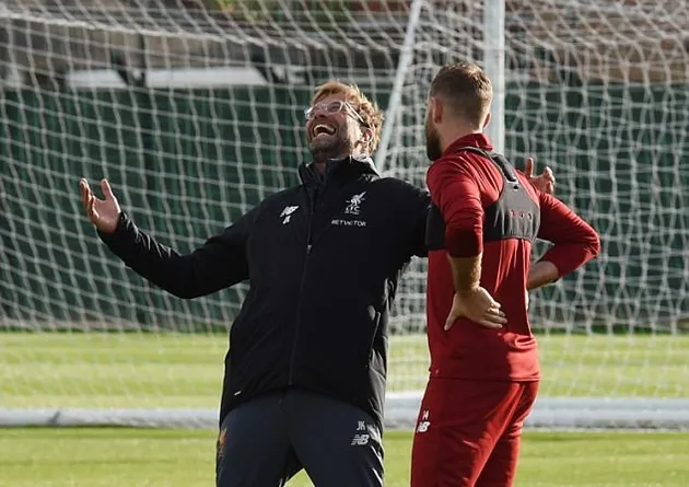 Bật bãi ở Cúp Liên đoàn, Klopp vẫn rạng rỡ trên sân tập  - Bóng Đá