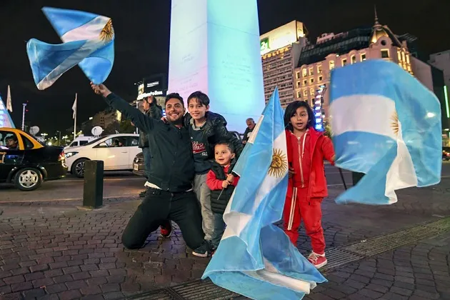 Dân Argentina mở hội sau lần 