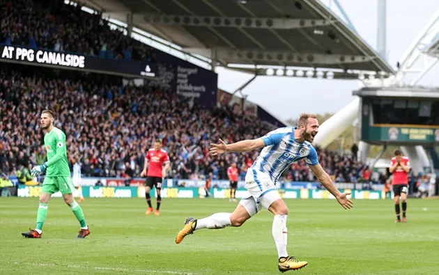 Huddersfield 1-2 Man Utd: Khi Quỷ mất phép - Bóng Đá