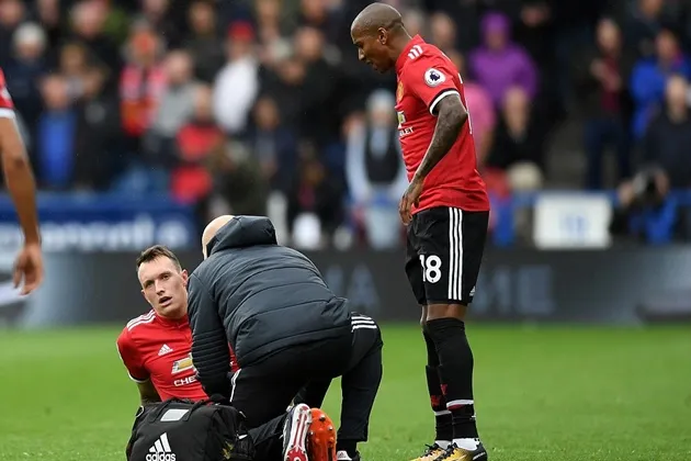 Huddersfield 1-2 Man Utd: Khi Quỷ mất phép - Bóng Đá