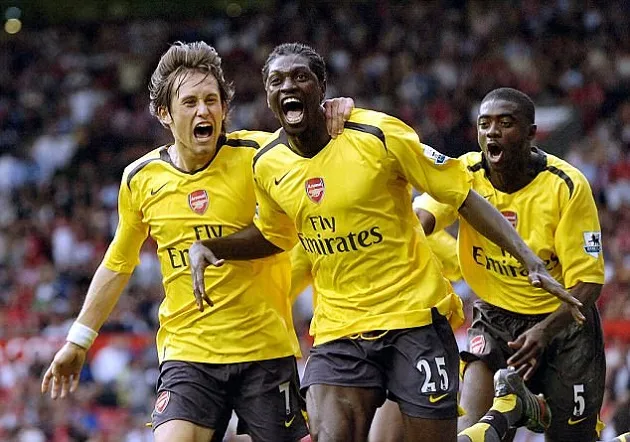 Adebayor tiết lộ những sự thật khó tin khi còn ở Arsenal - Bóng Đá