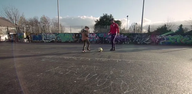 Kyle Walker cực bảnh trong clip truyền tải giấc mơ bóng đá - Bóng Đá