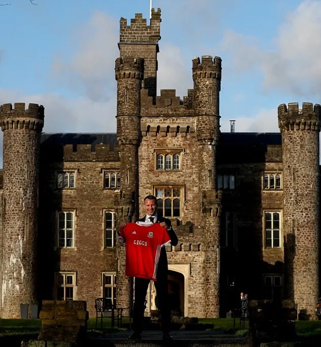 Ryan Giggs rạng rỡ ngày nắm đội tuyển xứ Wales  - Bóng Đá