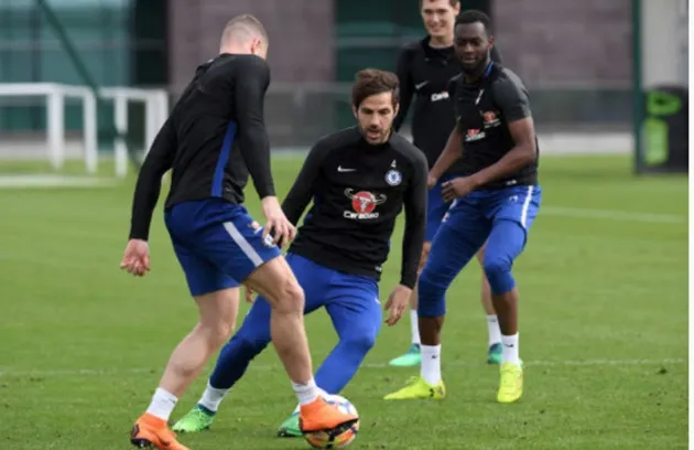 Đếm ngày rời Chelsea, Conte vẫn cháy hết mình trên sân tập - Bóng Đá