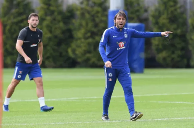 Conte nổi nóng quát tháo học trò trong buổi tập gần nhất của Chelsea - Bóng Đá