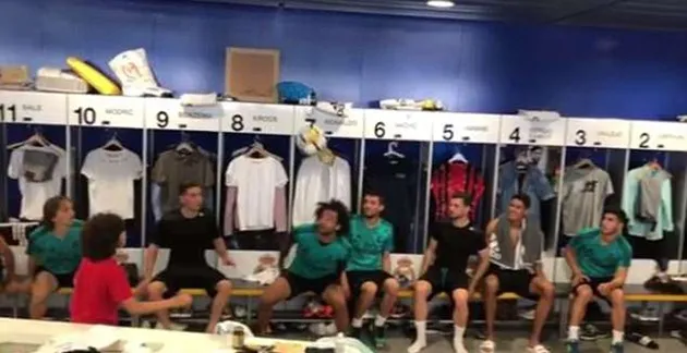 Con trai Marcelo làm điều không tưởng trong phòng thay đồ của Real Madrid - Bóng Đá