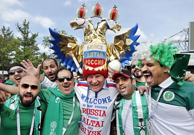 TRỰC TIẾP Nga vs Saudi Arabia: Sân Luzhniki nóng lên từng giờ - Bóng Đá