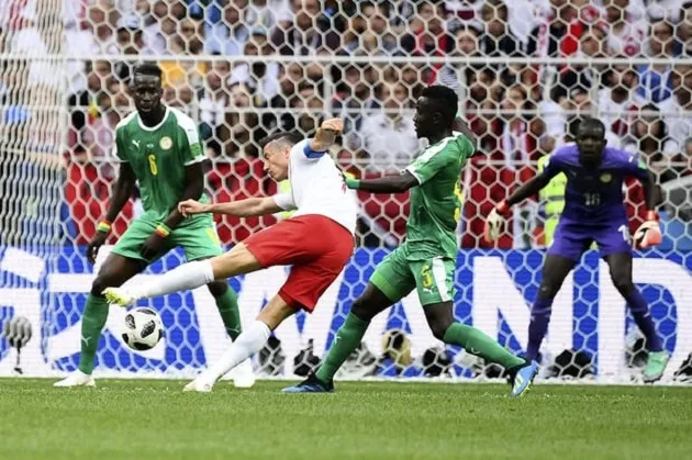 5 điểm nhấn Ba Lan 1-2 Senegal: Szczesny gánh... 