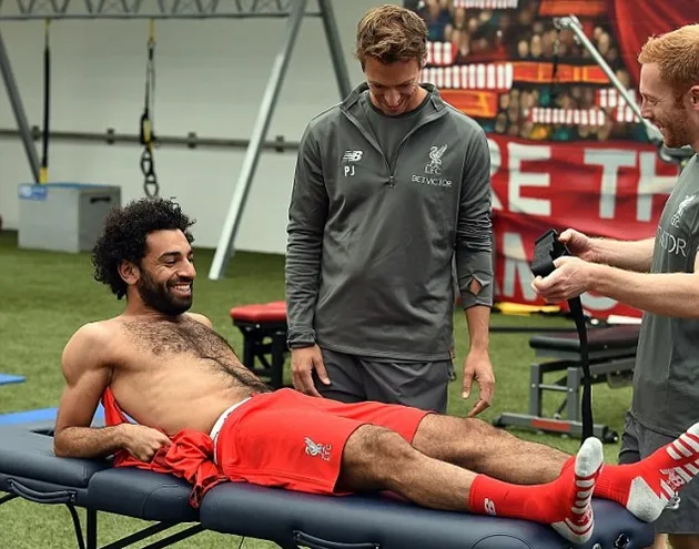 Trở lại sau kì nghỉ phép, Salah gây ấn tượng bằng những cú 