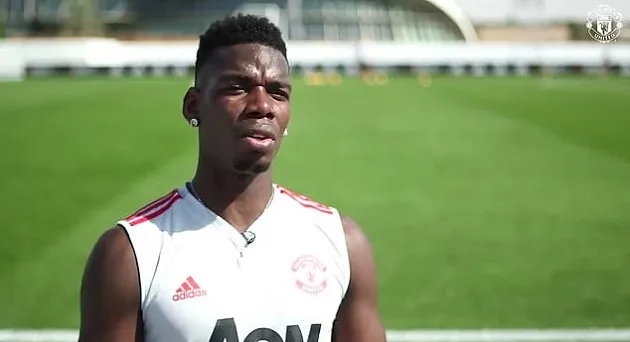 Pogba làm NHM 