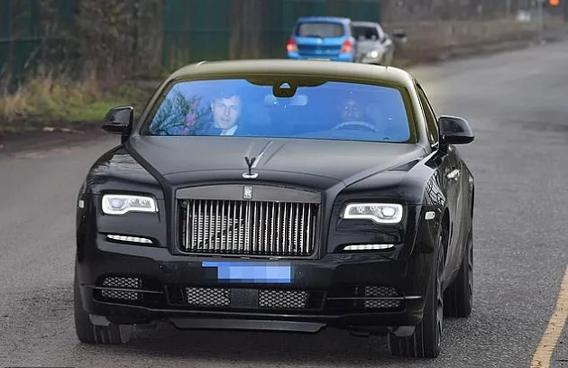 Man Utd lái xe đến sân tập - Bóng Đá