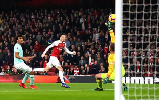 Ozil hủy diệt Bournemouth, Arsenal khẳng định sức mạnh trong cuộc đua top 4 - Bóng Đá