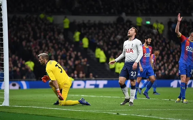 CĐV Chelsea và Man Utd lạnh người khi thấy hình ảnh này của Son Heung Min - Bóng Đá