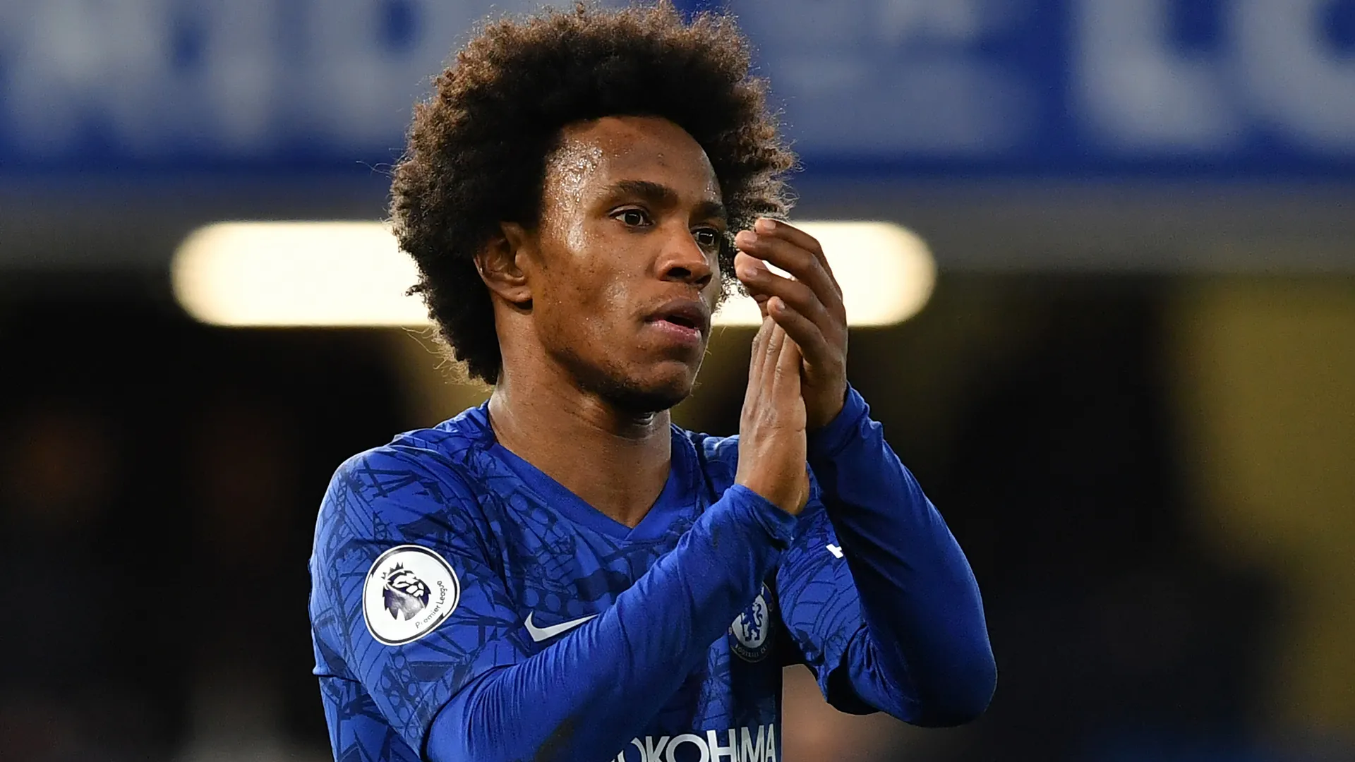 Tottenham needs to sell players to grab Willian  - Bóng Đá