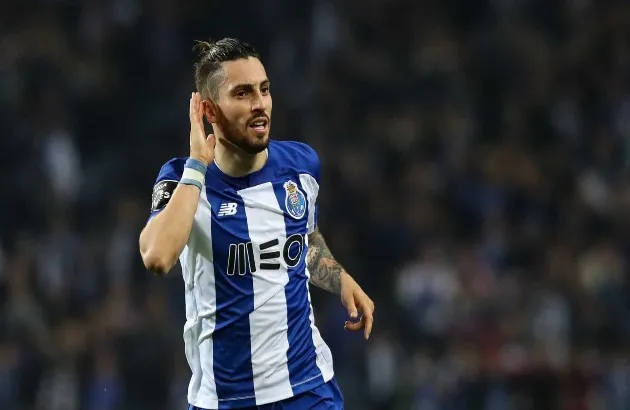 Chelsea join Man Utd in Alex Telles transfer - Bóng Đá