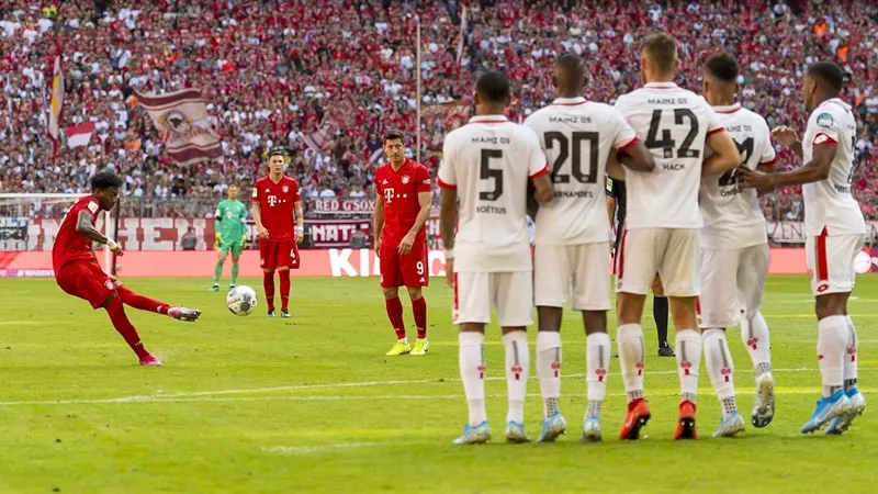 Alaba wins FCB Goal of the month - Bóng Đá