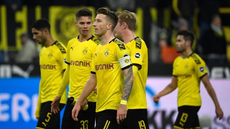Vì sao Dortmund dễ dàng để cho đội bóng tí hon Paderbon sút tung lưới 3 lần trong hiệp 1? - Bóng Đá