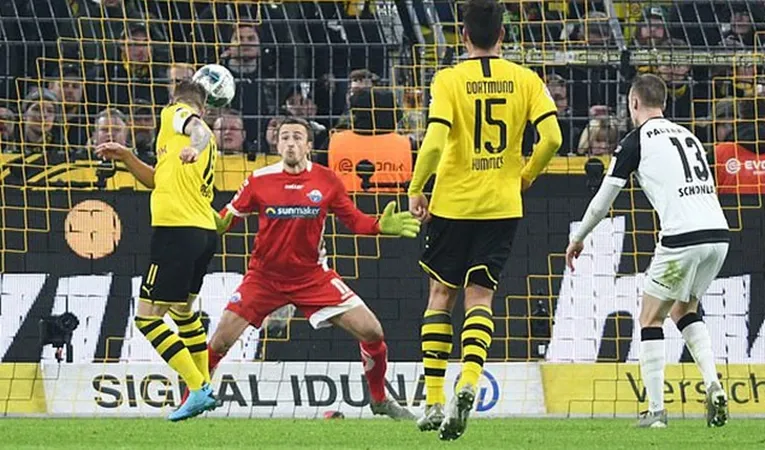 Vì sao Dortmund dễ dàng để cho đội bóng tí hon Paderborn sút tung lưới 3 lần trong hiệp 1? - Bóng Đá