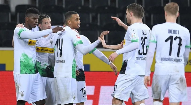 Embolo ăn mừng hài hước ở trận đấu Gladbach vs Cologne - Bóng Đá