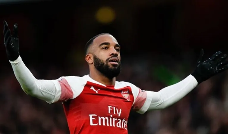 Arsenal set to sell Aubameyang and Lacazette as Arteta closes in on £25m striker - Bóng Đá