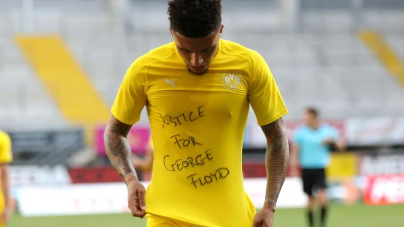 'We have to fight for justice' - Sancho speaks on 'bittersweet' hat-trick after George Floyd tribute - Bóng Đá