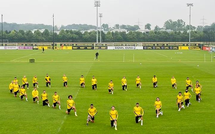 Borussia Dortmund stars join Jadon Sancho in support of the Black Lives Matter movement - Bóng Đá
